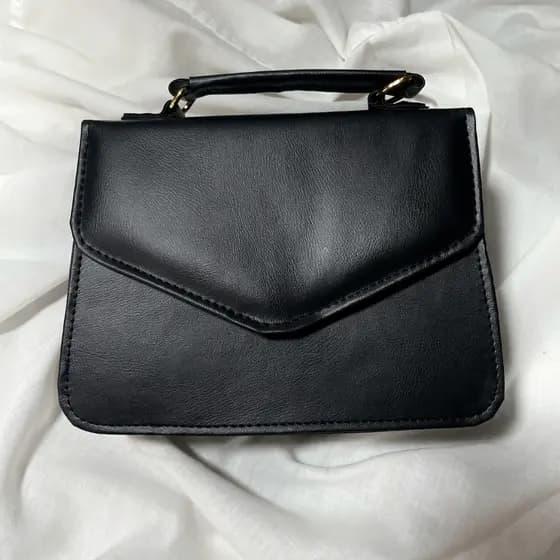Bolsa Pequena Transversal De Ombro Básica Minimalista de Lado