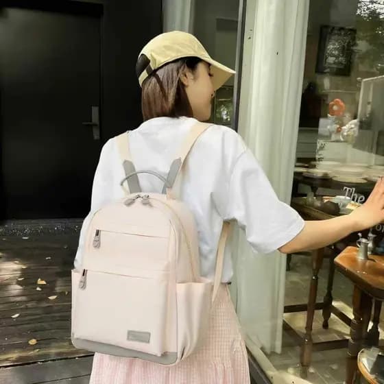 Bolsa Mochila Antifurto Feminina Estilosa Trabalho Tiracolo Cor Cinza Liso