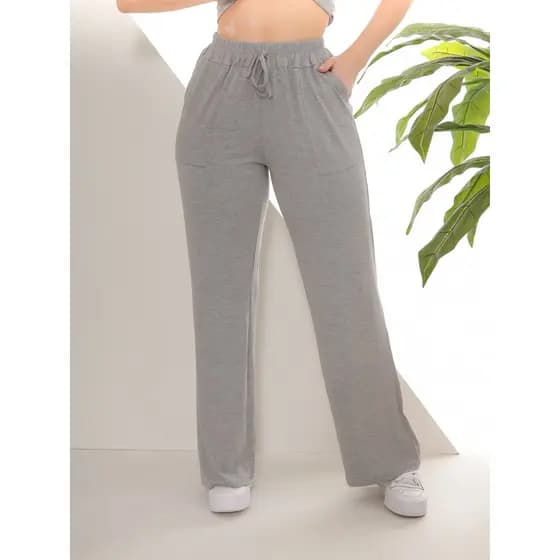 calça com bolsas na fora