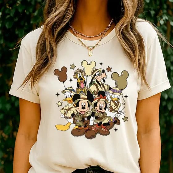 T-Shirt Feminina Exploradores animados em aventura nostálgica