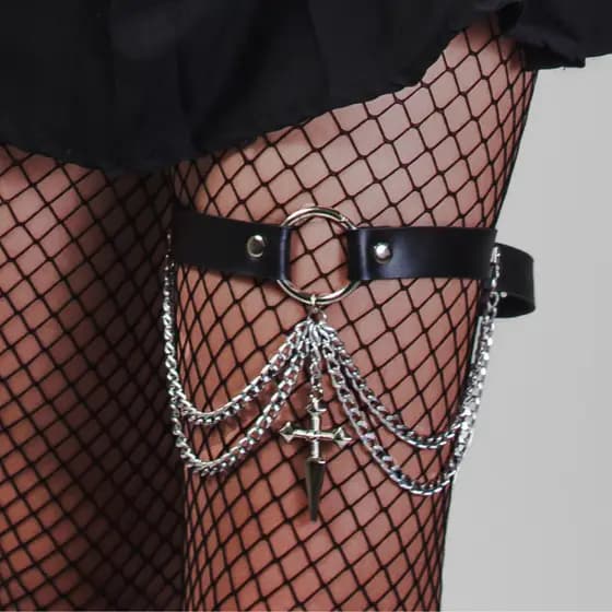 Harness Garter Liga Cruz Adaga Gótico Corrente Dupla Bilateral Alternativa Feminina Coxa Perna Cinta