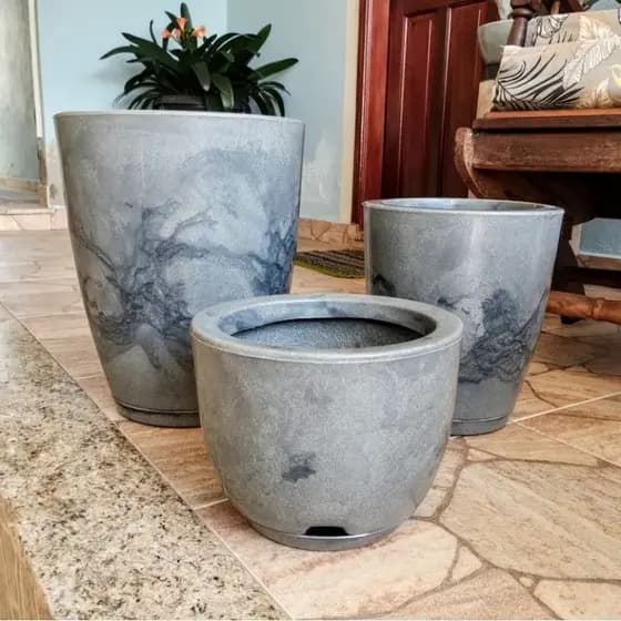 Kit 3 vasos de Polietileno Bojo1, Coluna Bojo1 e Coluna Bojo 2 Marmorizado
