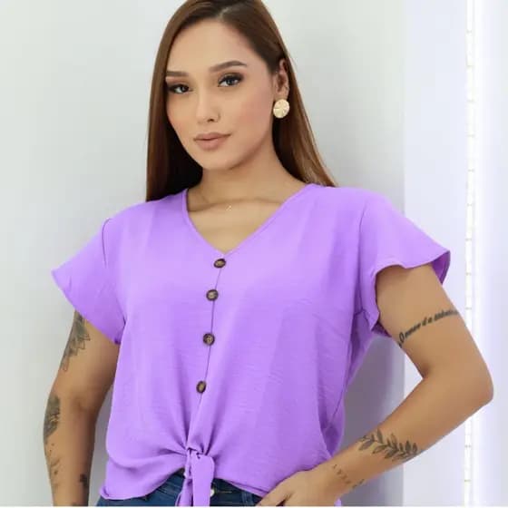 BLUSA FEMININA DUNA, SOLTINHA, MANGA CURTA COM BOTOES.