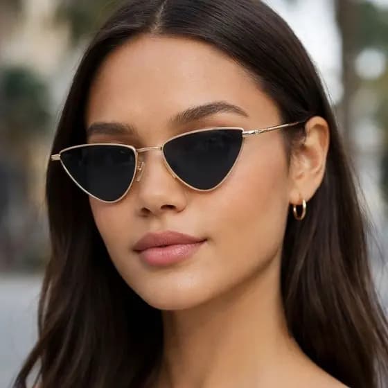 Óculos De Sol Feminina estilo cat OLHO DE GATA METAL Metalico triangular haste dourado proteção UV LANÇAMENTO