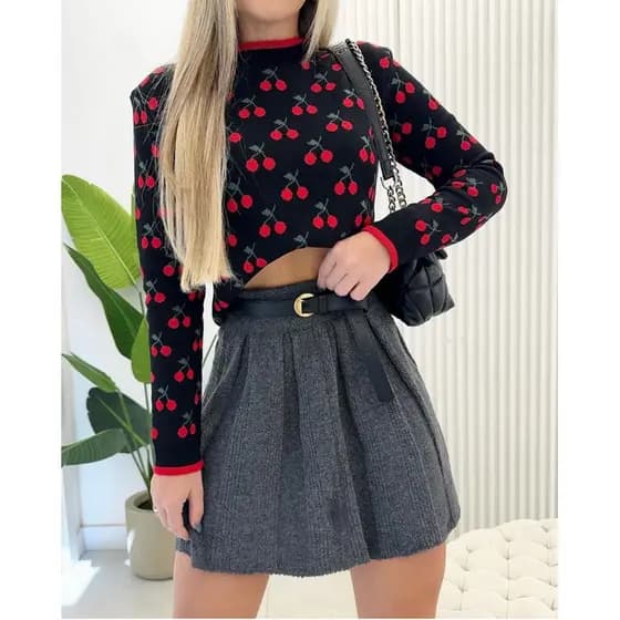 Blusa de frio feminina com estampa em cerejinha delicada