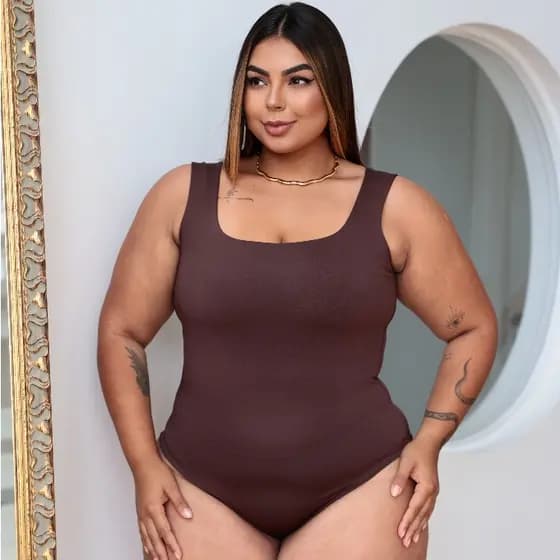 BODY FEMININO DECOTE QUADRADO ALÇA LARGA PLUS SIZE COM FORRO ESSENCIAL BÁSICA NO SUPLEX