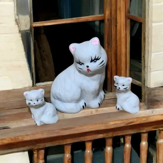 Trio Gato Miniatura Porcelana Decoração Enfeite Casa Rack Familia Gato