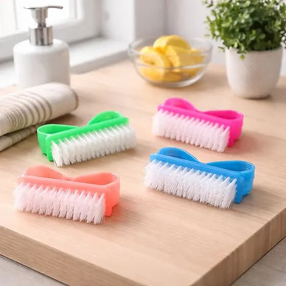 Kit Escovinha de Unhas de Plástico com cerdas de NYLON e cabo anatômico deslizante