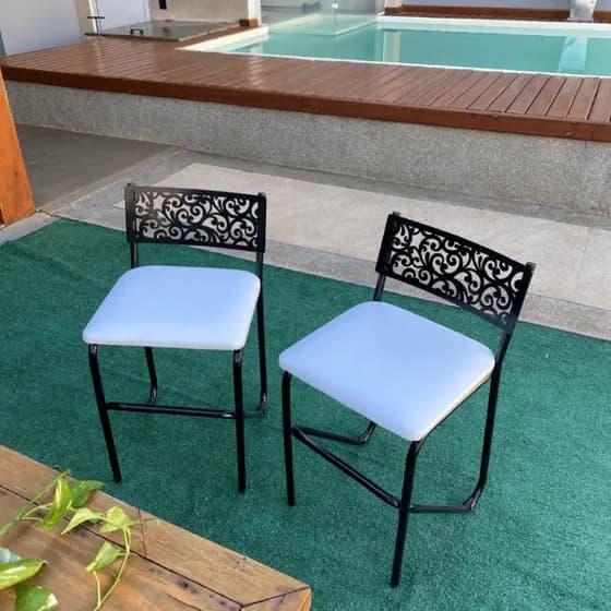 Kit 2 Banquetas Baixas Reforçadas Estilo Moderno para Cozinha, Mesa e Varanda