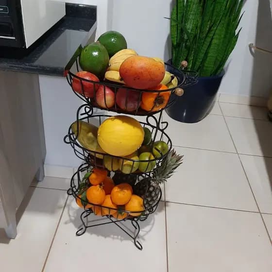 fruteira oval de 3 andares de chão artesanal em ferro e madeira