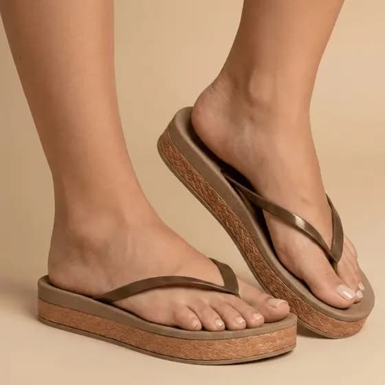 Chinelo Feminino de Dedo Elegante
