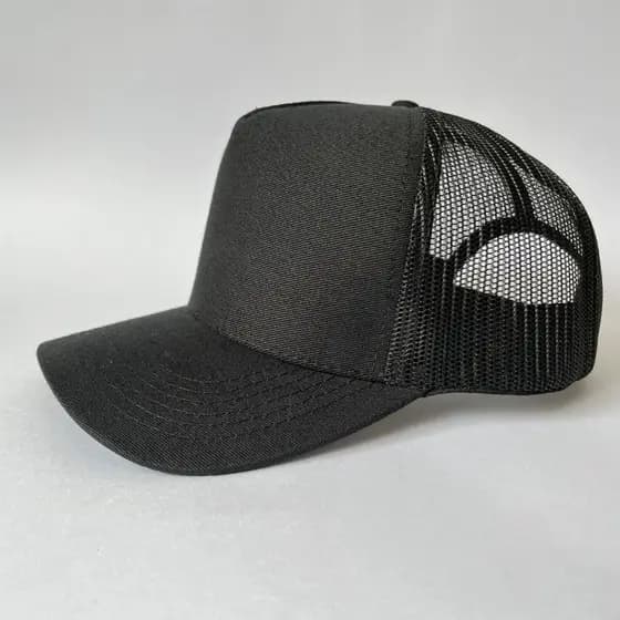 Boné de Telinha Modelo Trucker Americano com aba curva unisex sem estampa