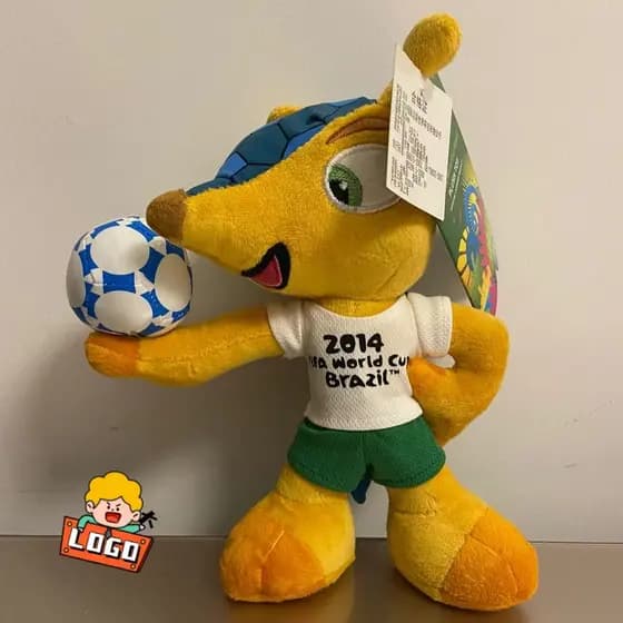 2014 Mascote Brasileiro Retro Colecionáveis Brinquedo De Pelúcia , Fulego Armadillo , Estilo De Transporte De Bola