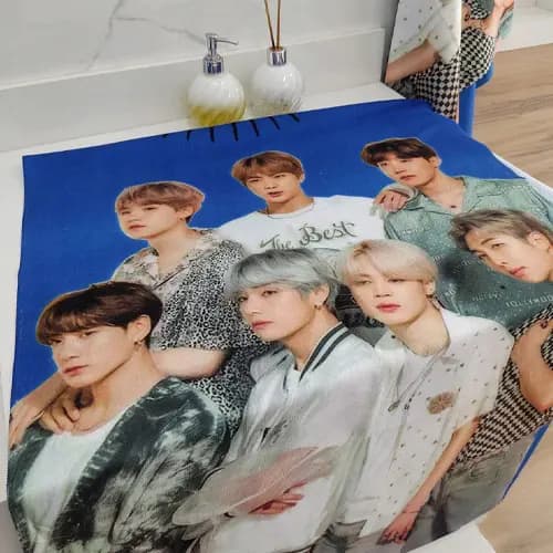 Toalha de Banho e Praia Temática Personalizada do BTS Azul