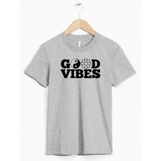 Camiseta Good Vibes Streetwear Coloridas Algodão Camisa Modelo Premium Feminina Unissex