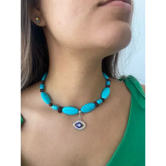 Colar Choker em Preda Granada, Pedra do Sol e Pedra Reconstituida em azul oceano com veias, pingente Olho Grego