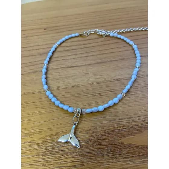 Colar Choker em pedras Murano naturais e detalhes em Cristais. Pingente Calda de Sereia. Moda Praia Verão