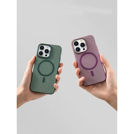 Capa iPhone 13 14 15 Com Magsafe Translúcida Colorida Verde ou Roxa Anti Arranhões e Anti Manchas
