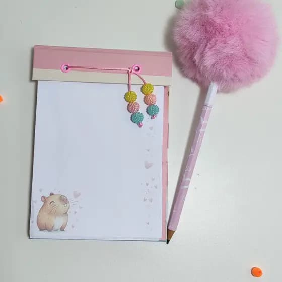 Bloco capivara + lápis com pompom, para anotações com folhas que destacam, lembrete apresentável