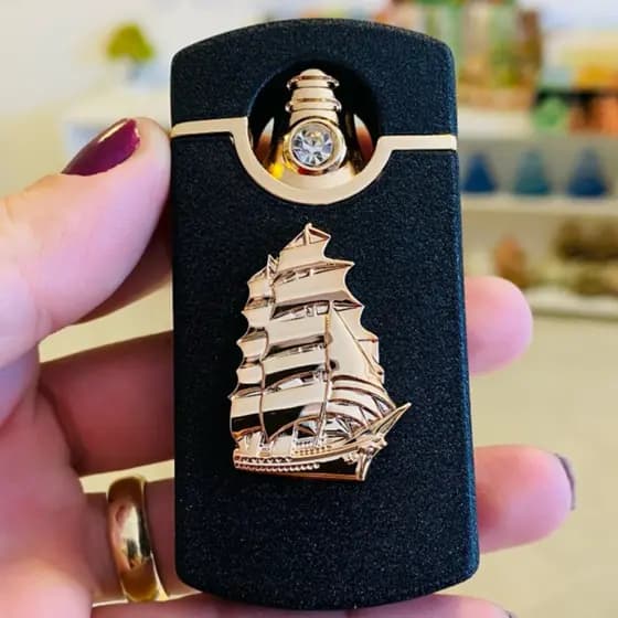 Isqueiro Maçarico Luxo Chama Forte Potente Ajustável Metal Premium Estiloso Recarregável Ótimo Para Presentear (Sem Gás)