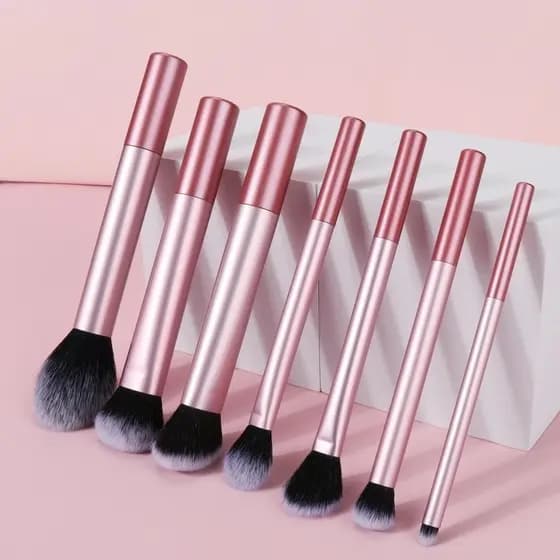 Kit 7 Peças Profissional de Pincéis de Maquiagem Rosa / Alta Qualidade e Precisão Para Aplicação Perfeita
