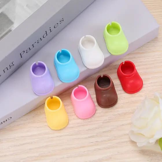 Sapatinhos para Boneco, Calçado de Brinquedo Infantil, Mini Sapatos Decorativos em Várias Cores