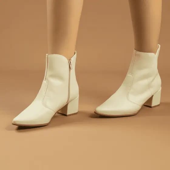 Bota Feminina Social Bico Fino Salto Médio Confortável Moda Blogueira