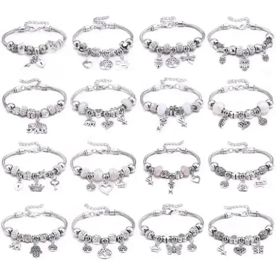 Kit 1- 3 Pulseira kit com 1ou 3 pc Pulseira Berloques Prata Estilo Feminina Presente moda/Modelo aleatório