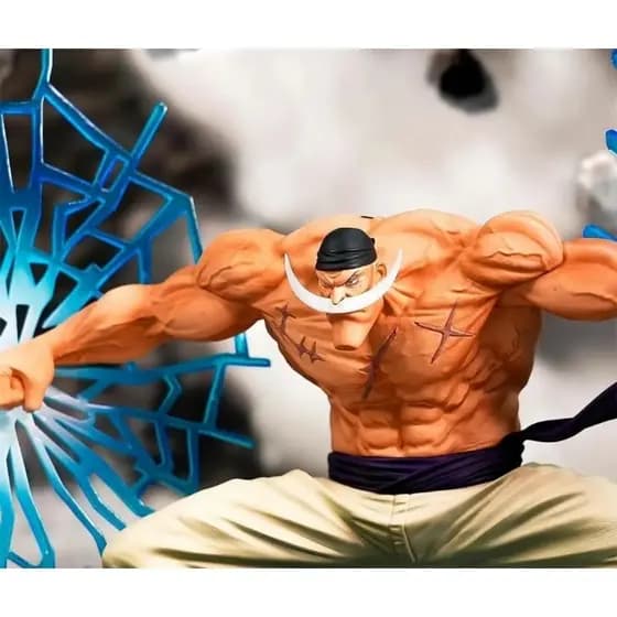 Figure One Piece - Edward Newgate - Barba Branca 18cm.