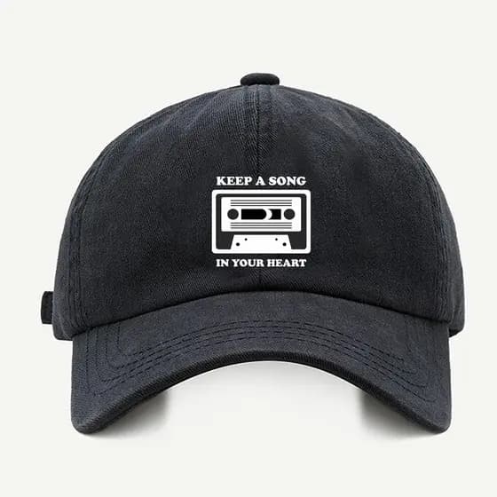 Bone baseball masculino preto Mantenha Um Som Com regualgem cores bege e branco