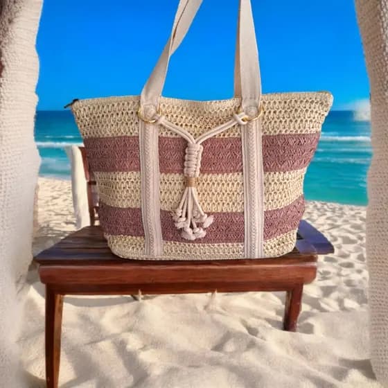 Bolsa de Palha listrada Rosê Nude para Cidade ou Praia com Alça e detalhe em Macramê