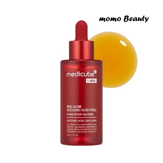 Medicube 1MIN Red Acne Succinic Acid Peel limpa a acne, deixando a pele suave, radiante e com tom uniforme.