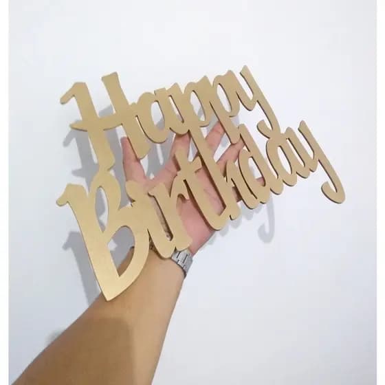 Letreiro Happy Birthday dourado em MDF 40x30cm para decoração de festa de aniversário