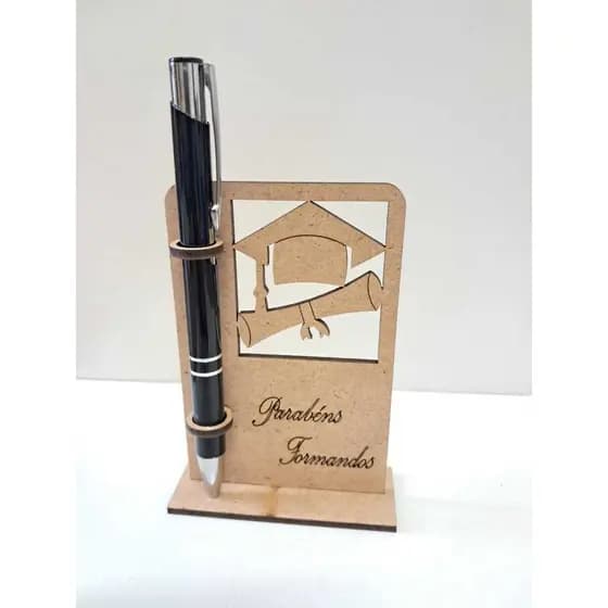 Kit 40 peças Capelo com porta caneta gravado Parabéns Formandos em MDF