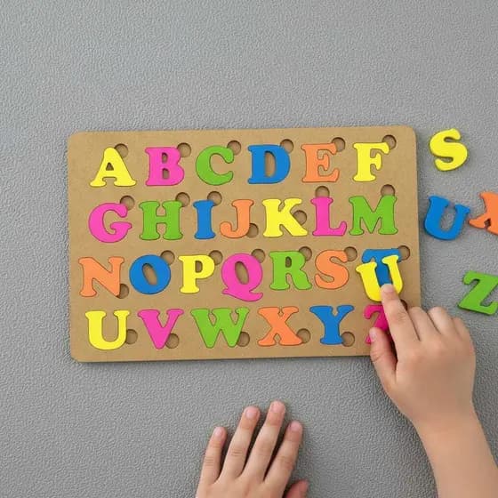 Tabuleiro Alfabeto ABC MDF Letras Brinquedo Educativo Neon Cognitivo Alfabetização Reforço Escolar