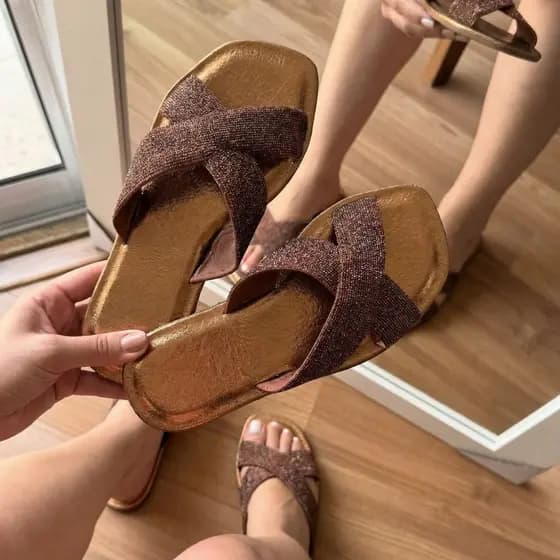 Sandália Feminina Rasteirinha Luxo com Strass e Bico Quadrado - Califórnia