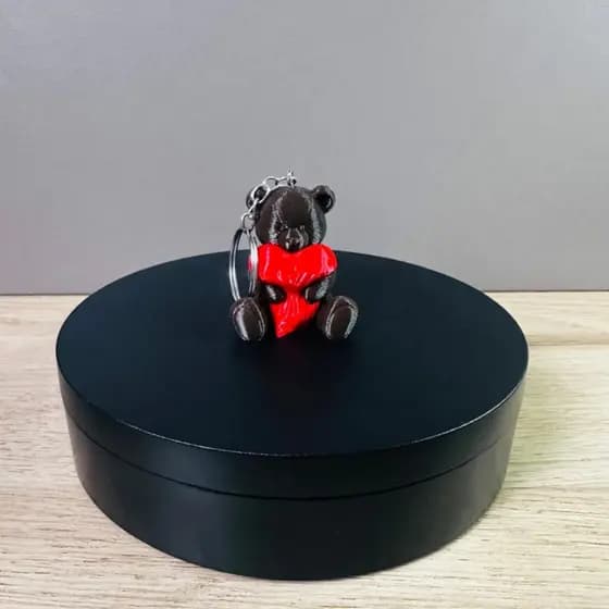 Chaveiro de Urso com Coração em Impressão 3D – Presente Criativo e Fofo