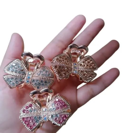 Presilha de Cabelo com Strass em Laço – Brilho e Elegância para seus Penteados