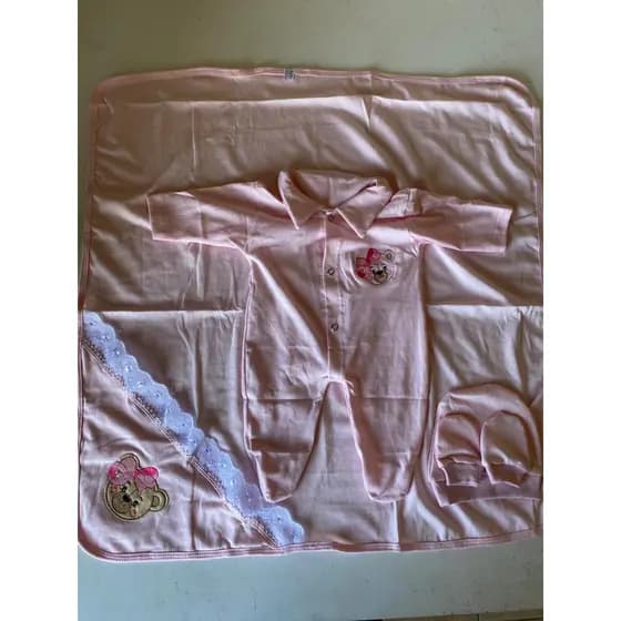 Saída De Maternidade Para Bebê Menina Com 5 Peças Tema Ursinha