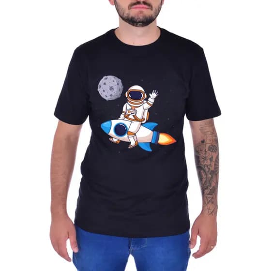 Camiseta Astronauta Foguete Voando Galáxia Lua Blusa Algodão Premium