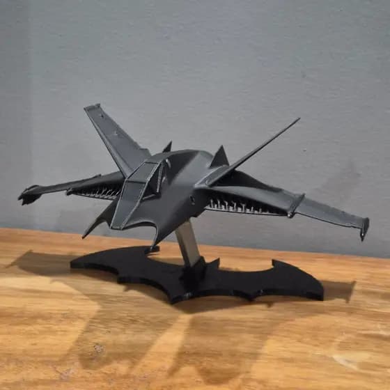 Jato Nave Batwing Batman Arkham Origins | Miniatura e Pedestal