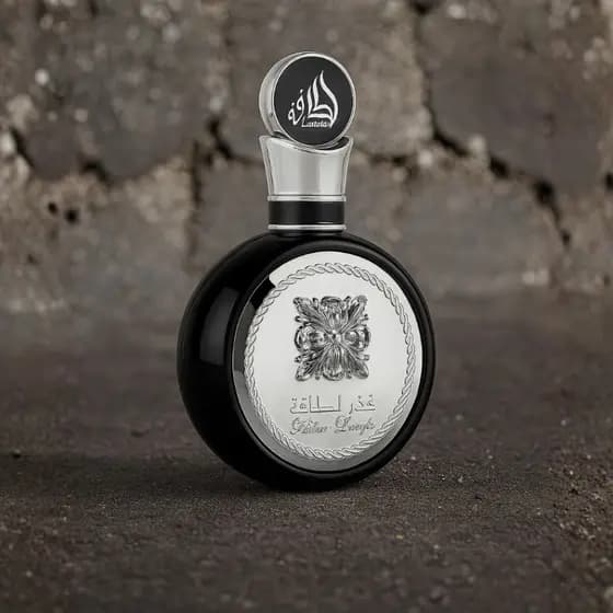 Perfume Masculino Arabe Fakhar Black Lattafa Eau de Parfum 100ml Elegância e Sofisticação