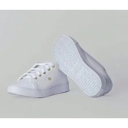 Tenis Casual Feminino Dia a Dia Coraçao : Tênis que combinam com vestidos, saias e jeans.