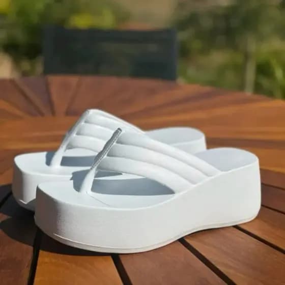 Chinelo Plataforma Feminino Delta Tendência Do Momento