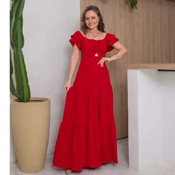 Vestido longo com babados e decote princesa