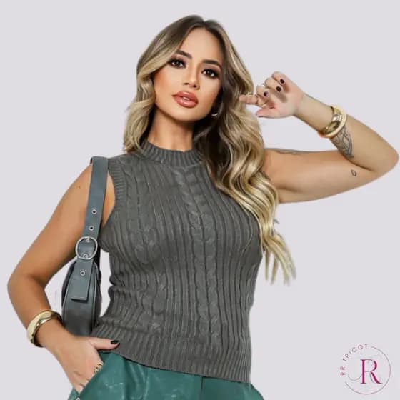 Regata Tricot Modal Trama Trança Alto Relevo Gola Alta Elegante