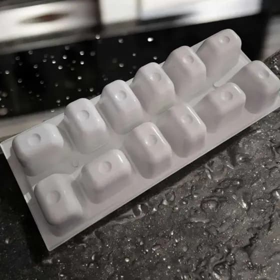 Forma de Gelo Flexível em Plástico Cubos Perfeitos e Fáceis de Soltar Molde de Gelo Antiadherente