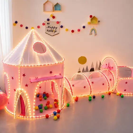 Barraca 3 em 1 Foguete Rosa com Estrelas e Toca Túnel Piscina de Bolinhas com Cesto de Basquete com LED