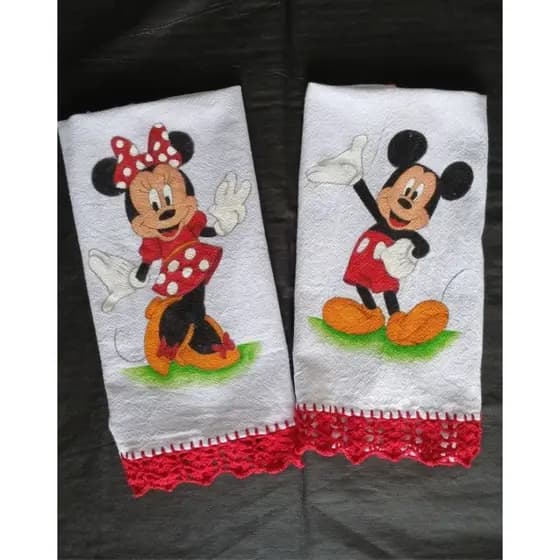 Pano de prato pintado a mão com barrado de crochê / pano de prato minnie / pano de prato mickey