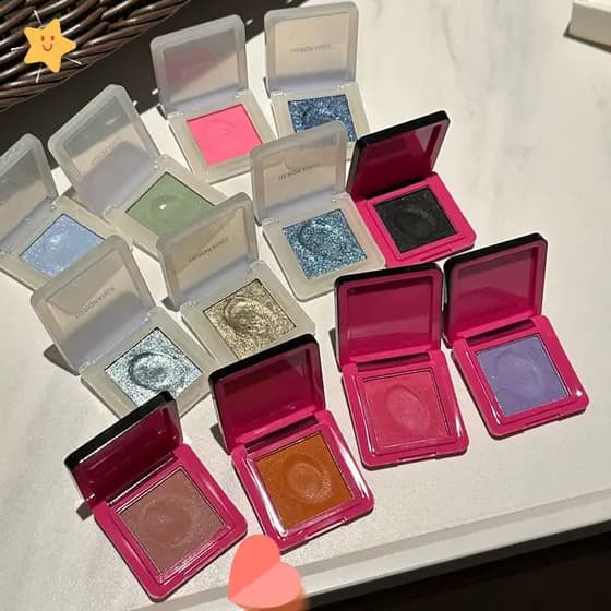 Purê de batata ceroso macio monocromático glitter sombra transparente perolado brilho fino iluminar os olhos deitados S